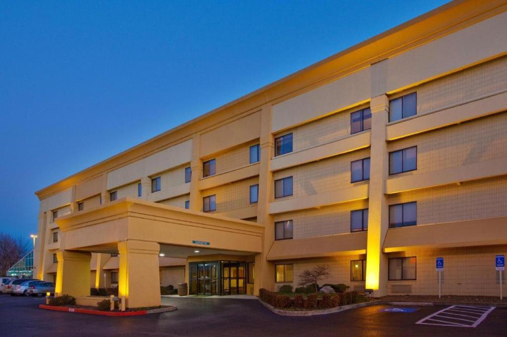 La Quinta By Wyndham Springdale Hotel Buitenkant foto